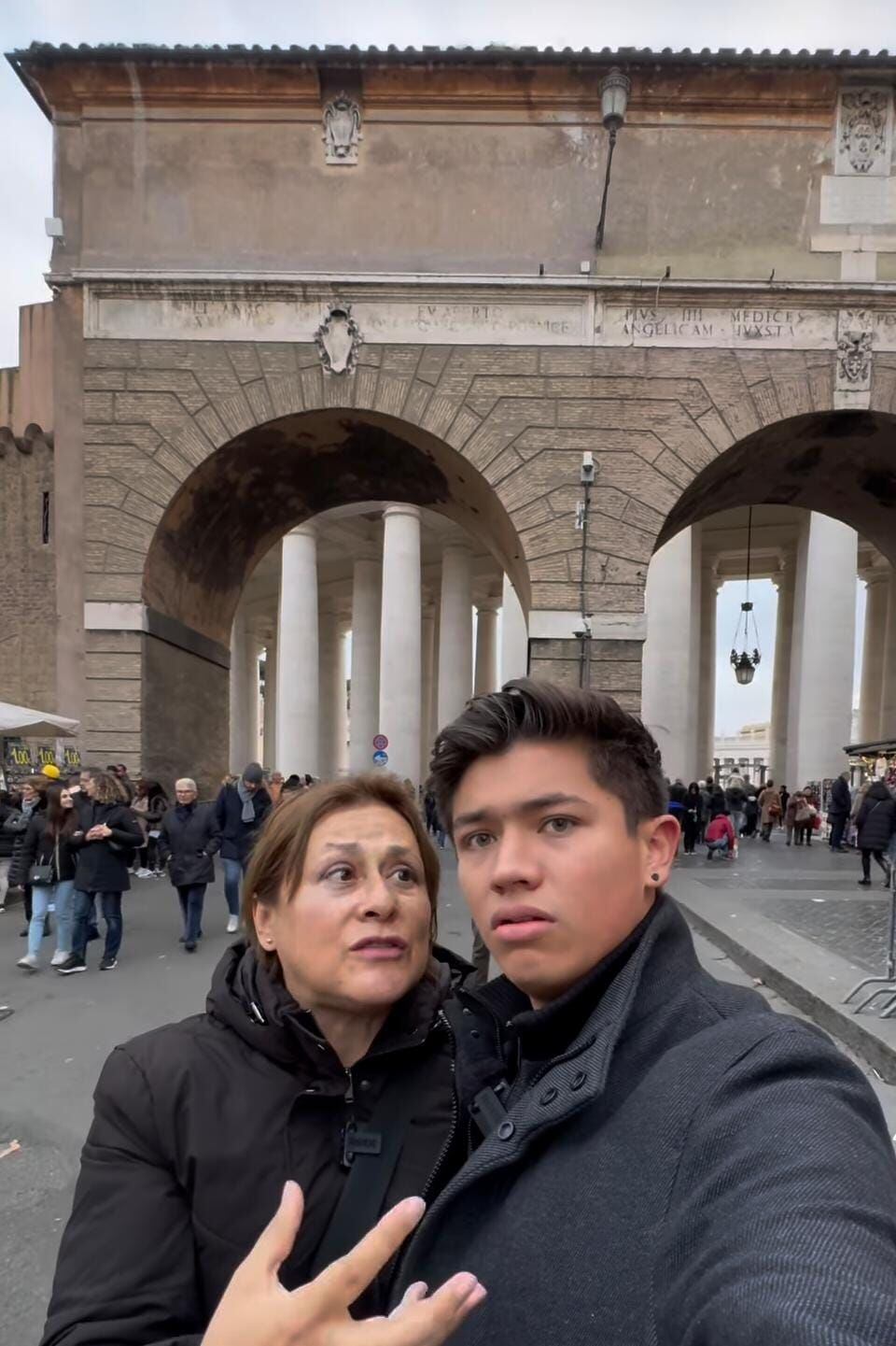 Alina y Jim estuvieron en Roma, esta es su sorprendente historia.