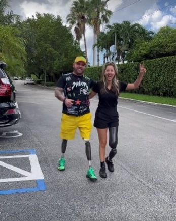 Después de cargar su prótesis salió a hacer deporte en Miami