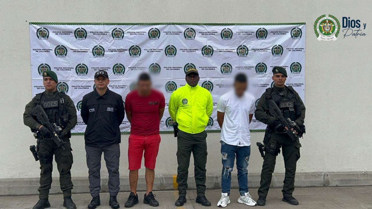 En el Valle del Cauca, en los municipios de Pradera y Palmira se dio con la captura de Orlando de Jesús Atehortúa Echeverry, alias “Maicol”, y la de Jefferson Andrés Rivera Prado, alias “Goyo”.