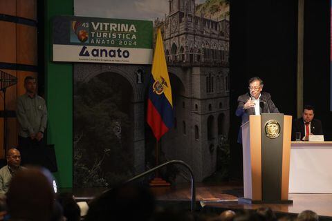 Gustavo Petro durante el evento de Anato 2024 (Asociación Colombiana de Agencias de Viajes y Turismo)
