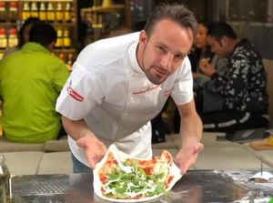 Saverio Miranda,  chef originario de Salerno,  Italia, experto instructor de pizza.