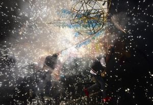 Celebración con Polvora en el Saladito, Cali.  Imagen de referencia