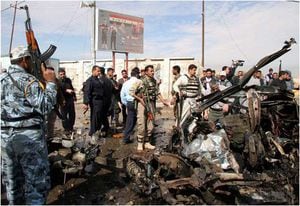 Otro atentado sacudió a Irak. El de hoy fue en el centro de Nayaf, la ciudad sagrada de los chíies. La explosión del carro bomba dejó ocho personas muertas y 24 heridas. La ola de atentados también se presentó en otras ciudades iraquíes, el triste balance del día es de 18 muertos y 66 personas heridas.