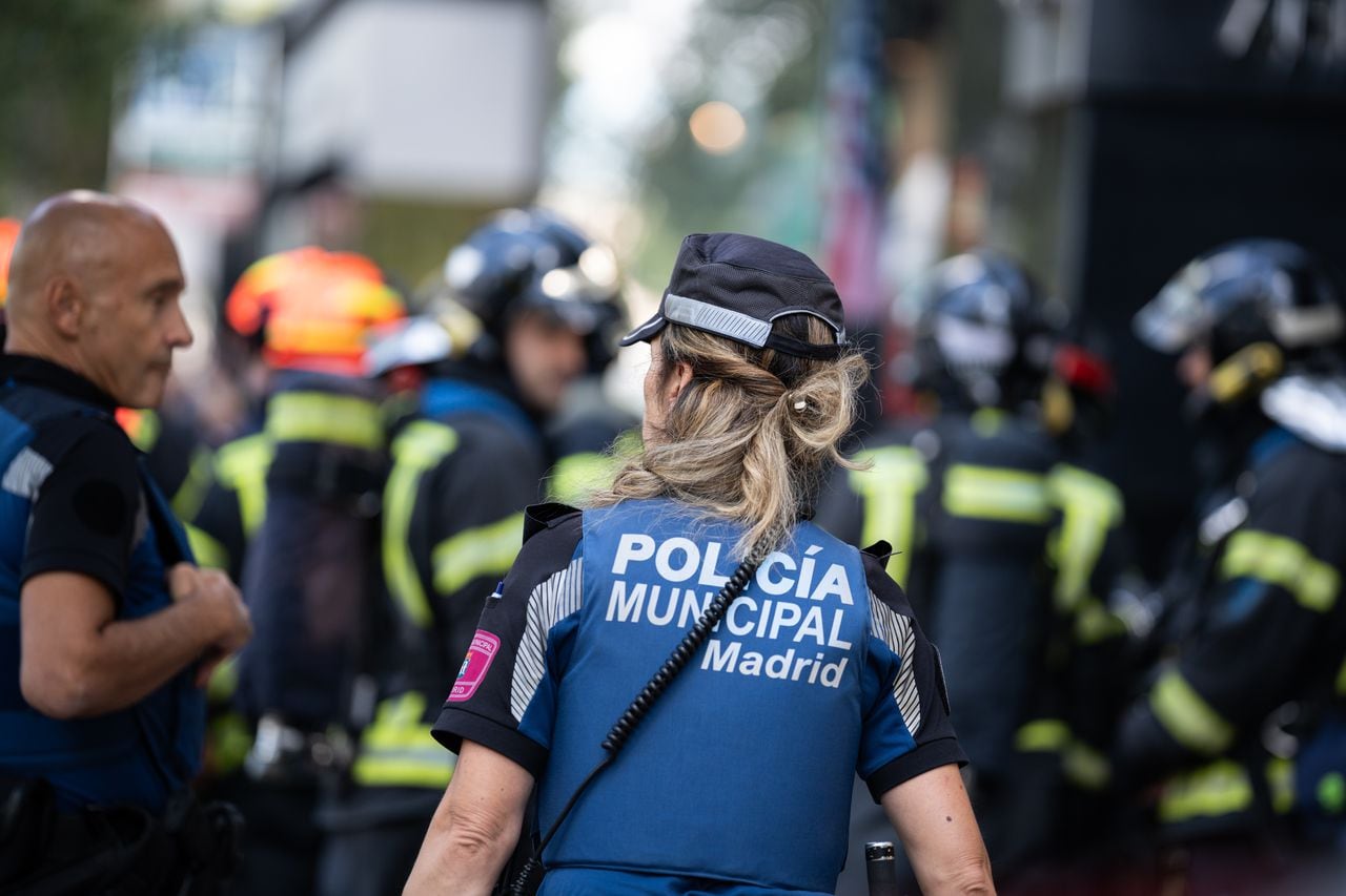 La policía Municipal de Madrid atendió la amenaza ya ayudó a cerrar las principales calles aledañas