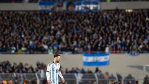 Argentina recibe a Paraguay en el estadio Más Monumental de Buenos Aires por la tercera jornada de las eliminatorias sudamericanas al Mundial 2026