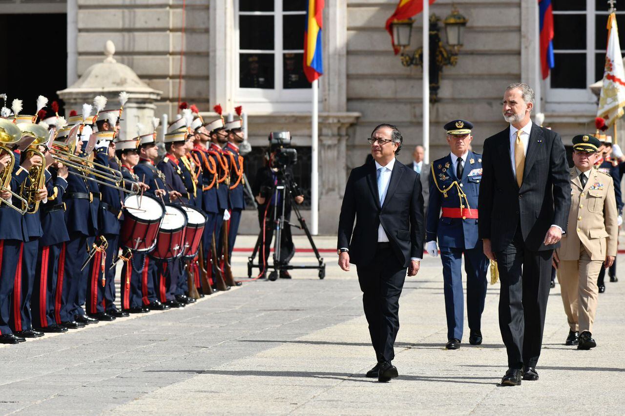Ceremonia de recibimiento oficial en el Palacio Real de Madrid, al Presidente Gustavo Petro y su esposa la Primera Dama, Verónica Alcocer.