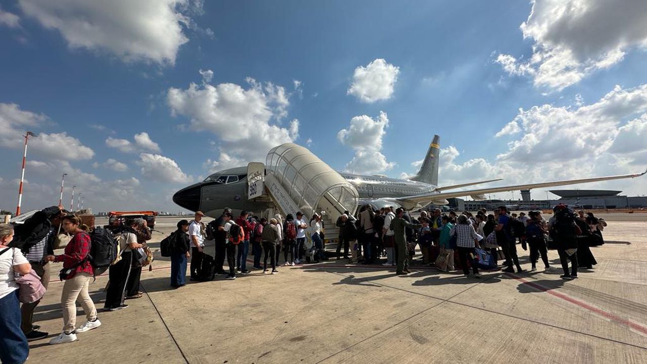 Colombianos retornaron este 12 de octubre en un vuelo humanitario desde Israel.
