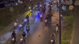 Diferentes hechos de delincuencia y caravanas de motos se registraron por varias horas en Bucaramanga.