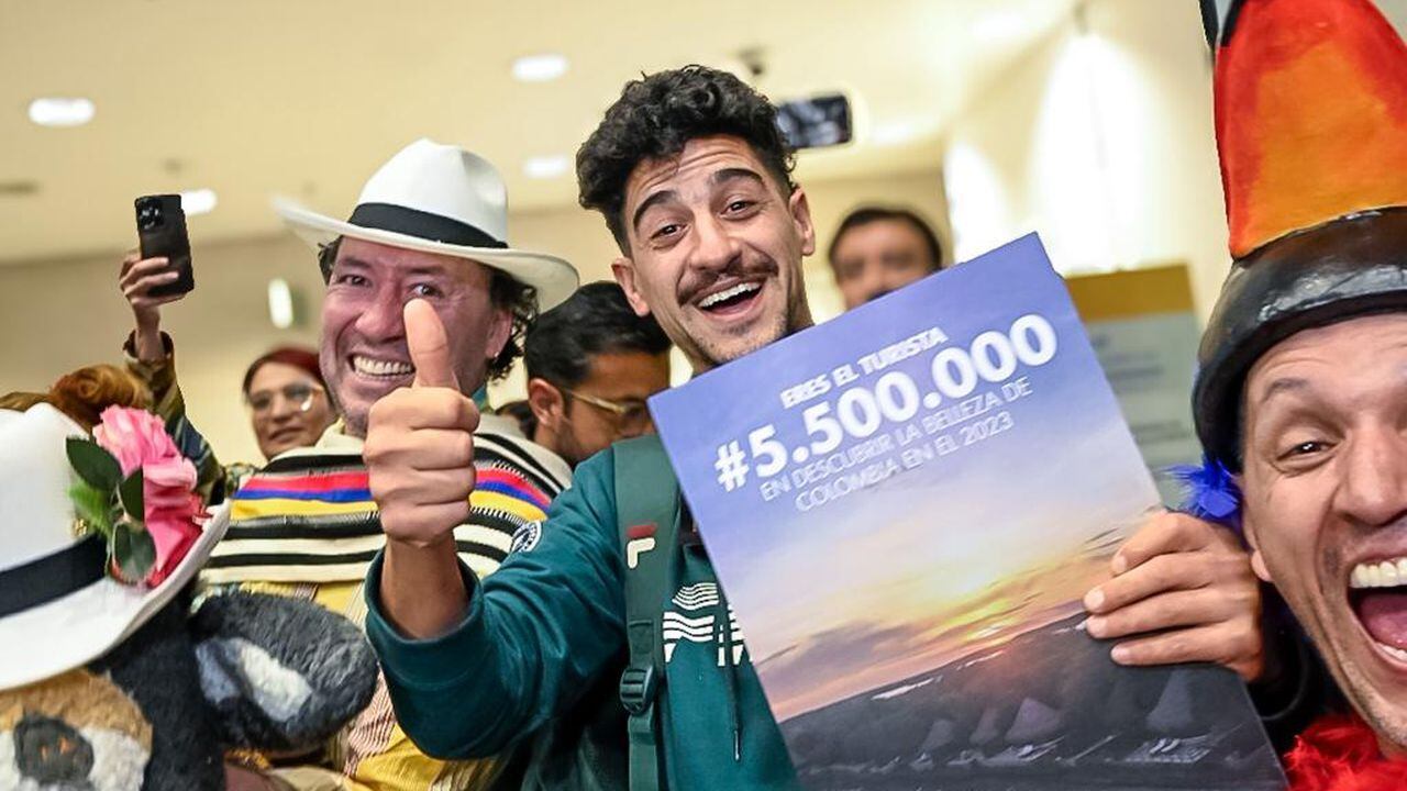 El turista número 5'500.000 se llama Franco Molina y visita el país desde Buenos Aires, Argentina
Foto: Mincomercio cortesía para El País
