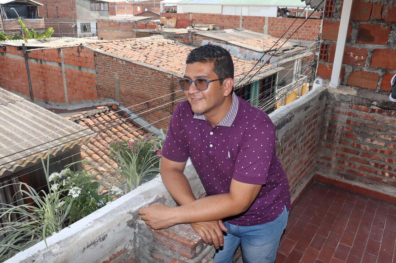 BiblioGhetto es una iniciativa cultural de los habitantes del barrio Petecuy en el Distritp de Aguablanca.