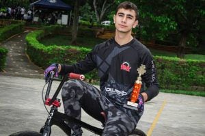 Juan Pablo Ferro Hurtado obtuvo el título de campeón en el Torneo Valle BMX en Buga el 22 de octubre.