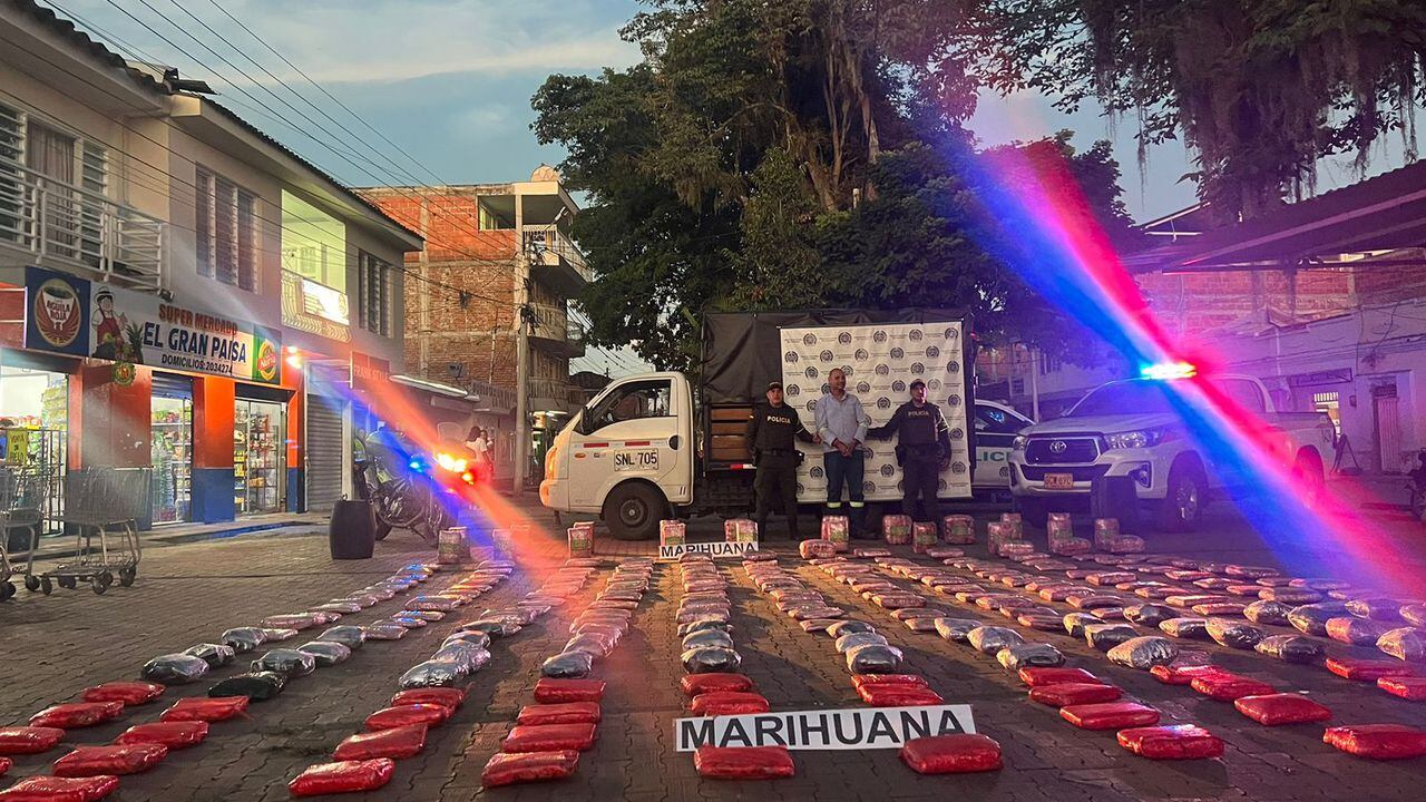 La policía incauta más de 783 kilos de marihuana y 3.3 kilos de base de coca.