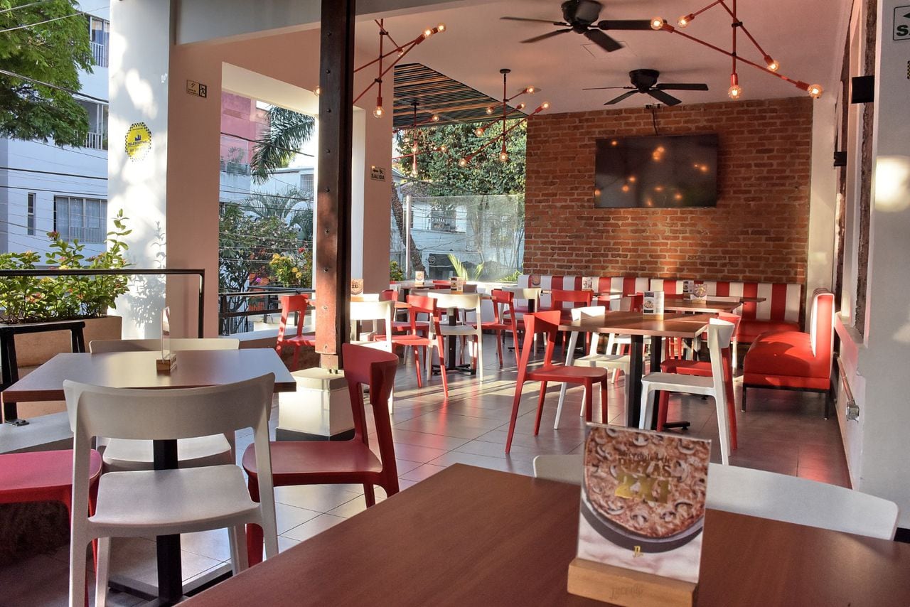 En el restaurante, bar y pizzería, Piccolo, puede vivir una experiencia inolvidable gracias a su sabor único y el diseño tradicional de su sede en El Peñón.