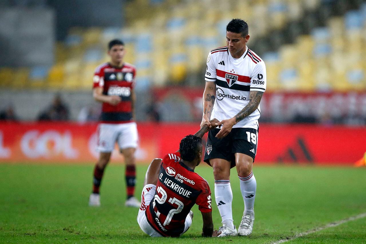 James Rodríguez el día de su debut oficial son el Sao Pablo de Brasil ante Flamengo