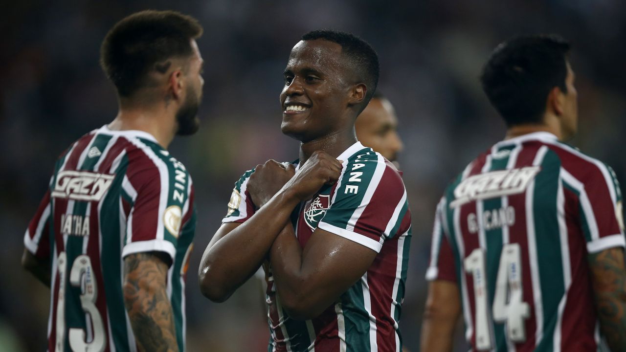 Jhon Arias celebra su tanto 11 en la temporada con Fluminense.