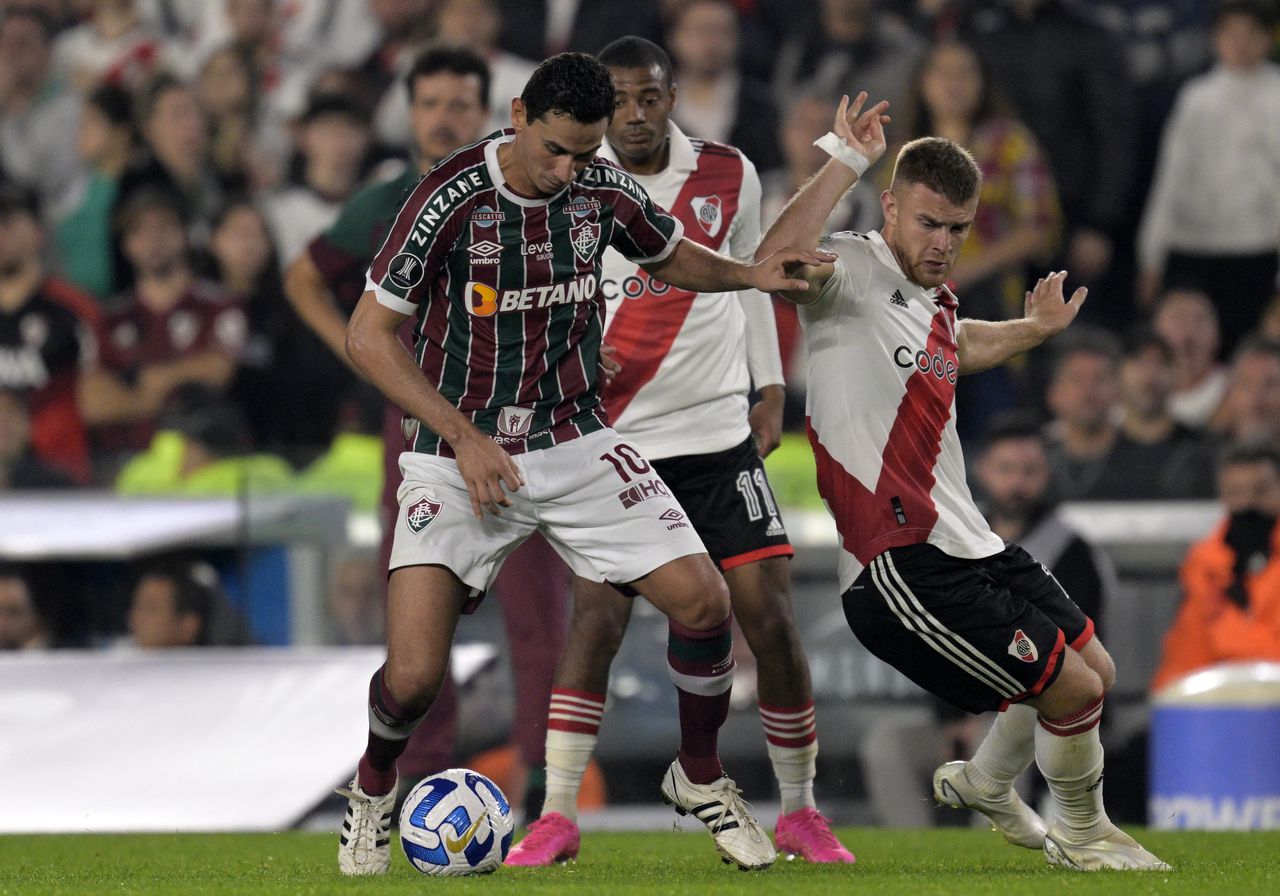 River Plate recobró el camino victorioso ante su rival directo del grupo.