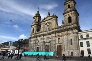 Se comienzan a realizar arreglos a la fachada de la Catedral Primada de Colombia, para la visita del Papa Francisco, del 6 al 8 de septiembre de este año.