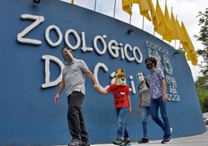 El Zoológico de Cali reabrió sus puertas en junio.