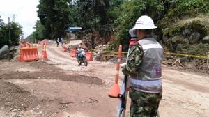 En Mocoa ya se encuentran los 59 ingenieros militares del Ejército que partieron este lunes desde el Fuerte Militar de Tolemaida, con la estructura de un puente metálico modular tipo Acrow, para reconectar la capital del Putumayo con Pitalito (Huila), luego de la avalancha que destruyó sus vías.