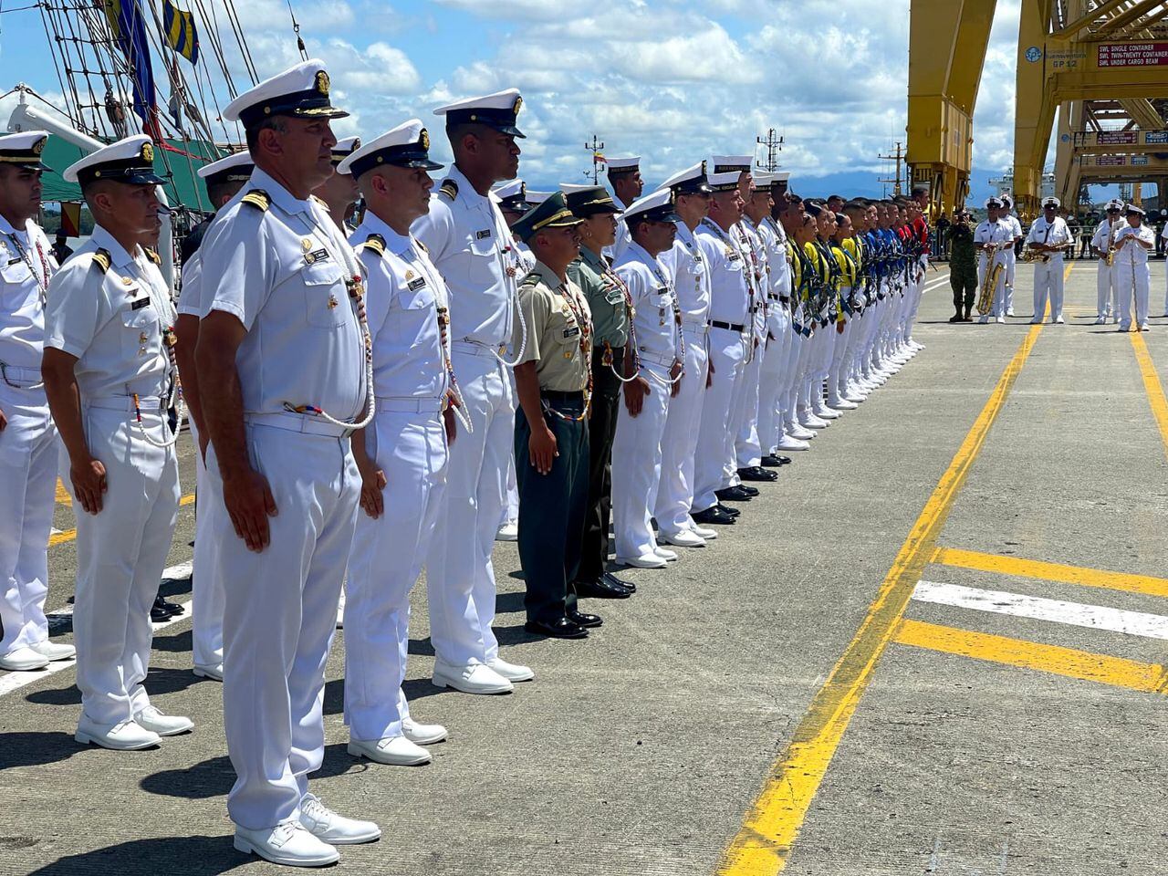 El Buque insignia ARC ‘Gloria’ de la Armada Nacional regresó a Buenaventura después de 24 años.