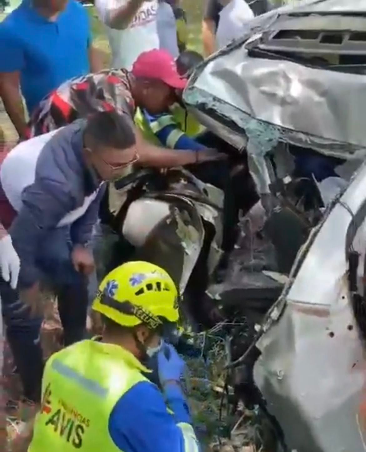 El accidente en la vía Palmira-El Cerrito dejó un vehículo destruido.