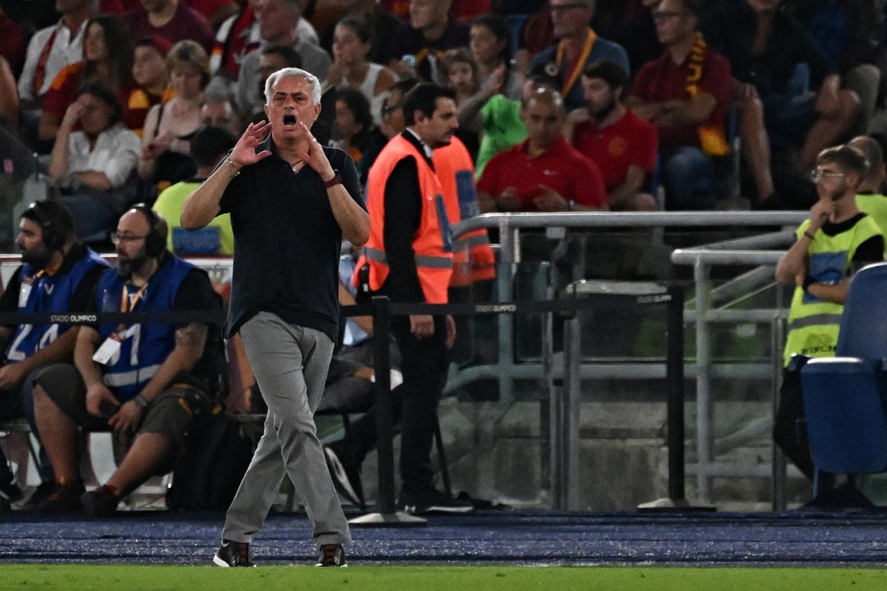 La Roma de Mourinho en picada libre en Serie A, la Loba fue goleado por el Génova