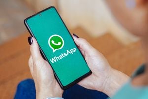 BRAZIL - 2023/05/21: In this photo illustration, the WhatsApp logo is displayed on a smartphone screen. (Photo Illustration by Rafael Henrique/SOPA Images/LightRocket via Getty Images)
