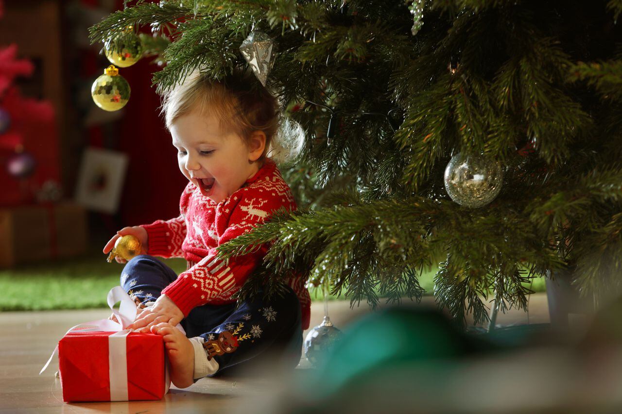 Los regalos son muy importantes para los niños en Navidad.