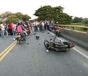 Accidente de tránsito en la vía Buga-Mediacanoa.
