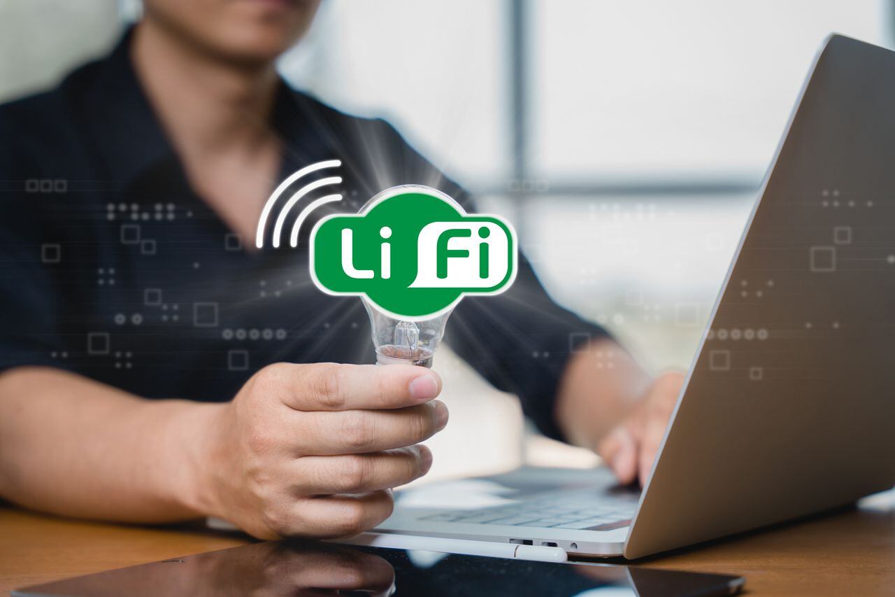 El reciente desarrollo del estándar 802.11bb para el Li-Fi marca un hito importante en su camino hacia la adopción generalizada.