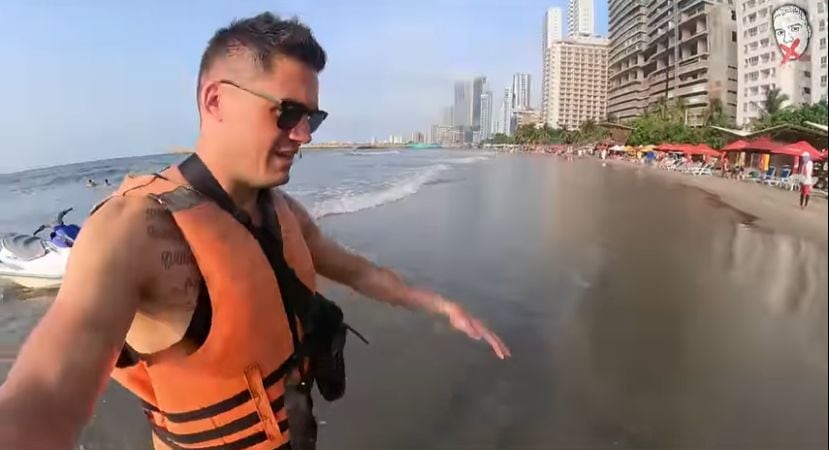 El youtuber italiano Zazza, expuso a los presuntos "estafadores" en playas de Cartagena.