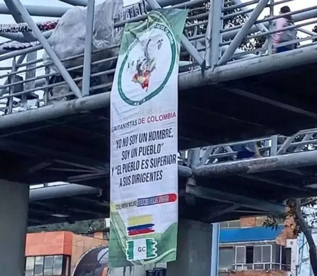 Denuncian pancartas del Clan del Golfo en Bogotá.