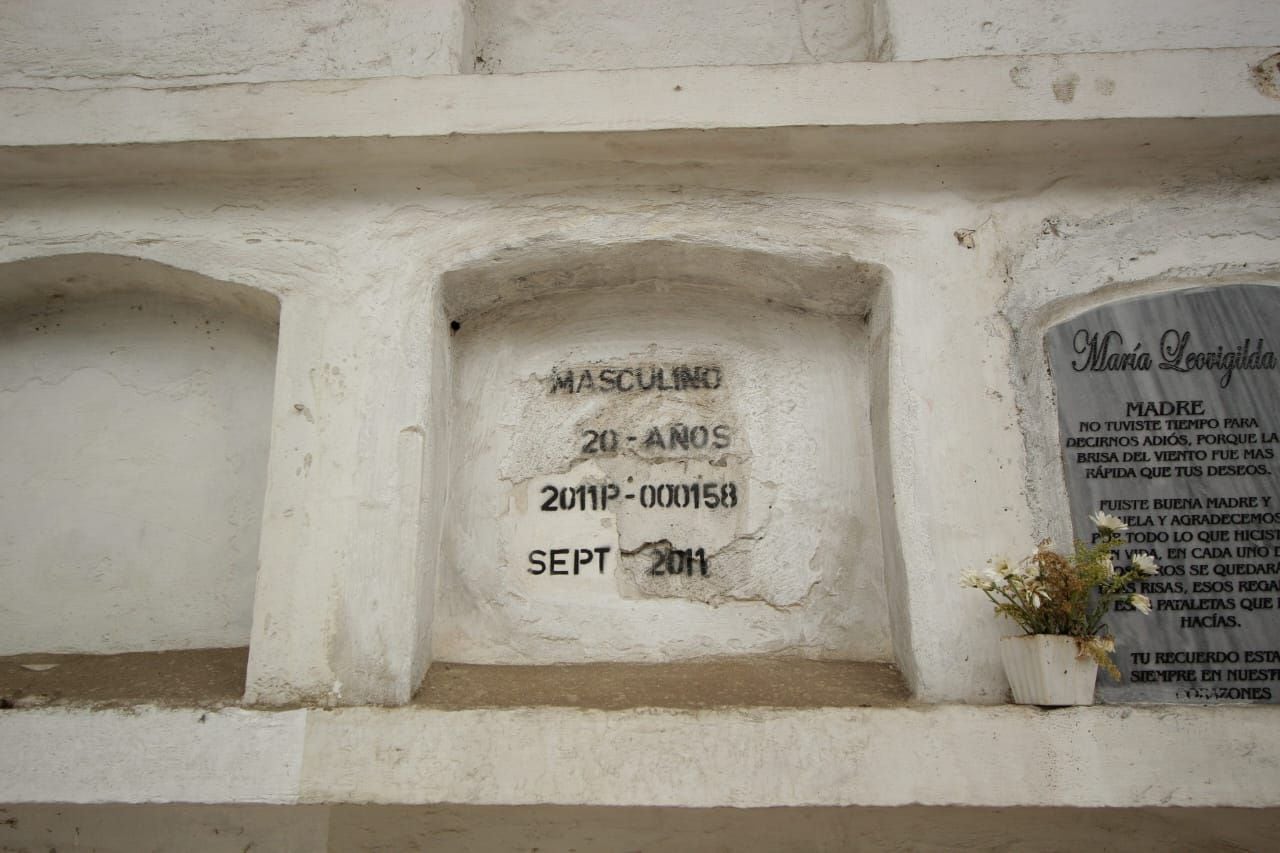 La bóveda del cementerio católico de Buga donde encontraron a Julián.