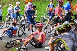 Rigoberto Urán durante el parón de este jueves en la etapa 4 de la Vuelta al País Vasco