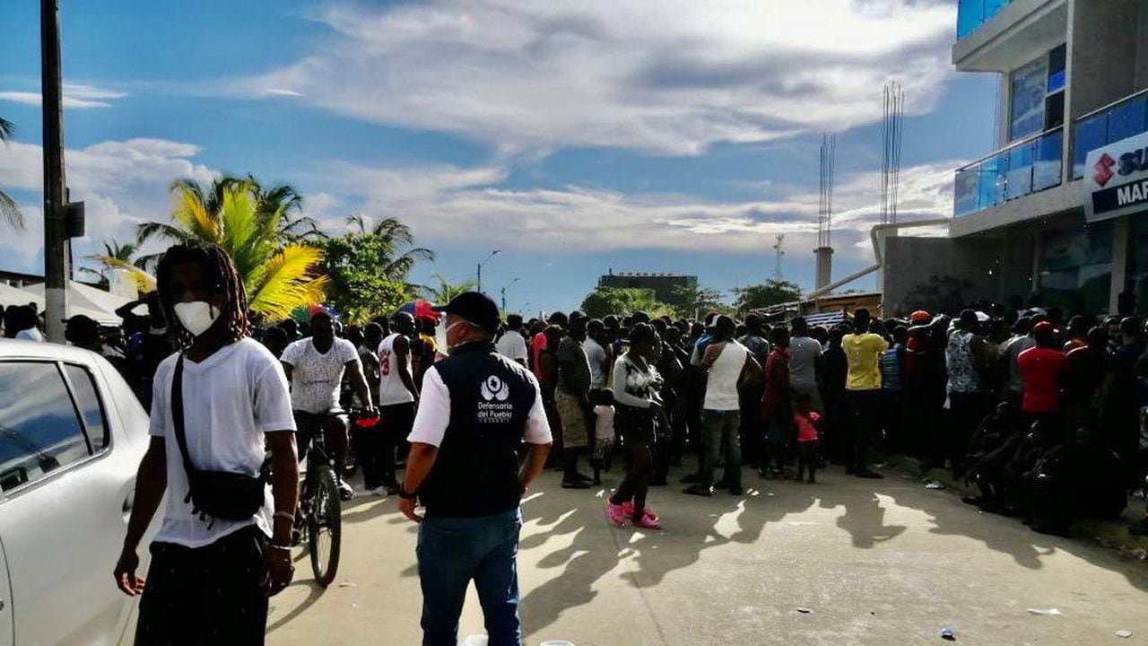 Miles de migrantes provenientes de Haití, Cuba, Chile, Senegal, Ghana, entre otros países se encuentran represados en el municipio de Necoclí (Chocó) que transitan por la ruta del tapón del Darién con proyección de salida hacia Panamá.