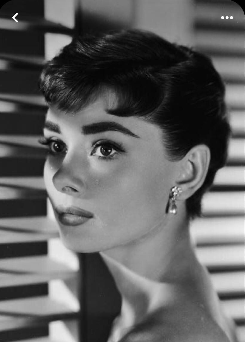 Audrey Hepburn dejó un gran legado de belleza para las mujeres de hoy.

Foto: Pinterest