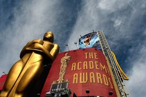 Los Premios Óscar 2017 serán recordados como los más bochornosos después de que la firma PricewaterhouseCoopers confundiera el ganador de la categoría a Mejor Película.