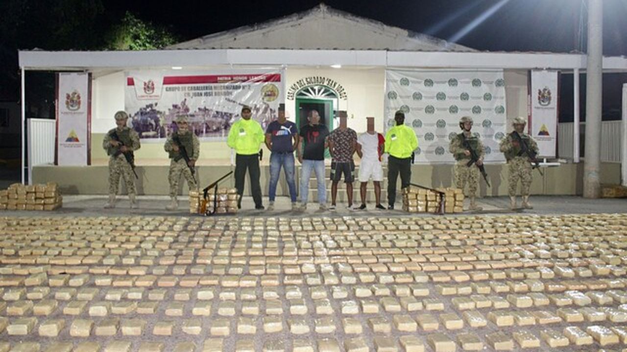 Ejercito incauta más de 2.7 toneladas de marihuana en La Guajira.