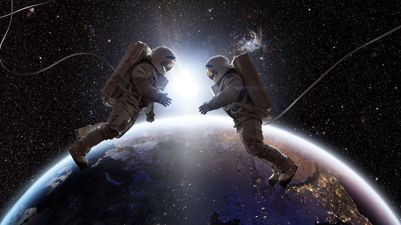 Un profesor de Medicina Espacial explicó lo que le sucedería al cuerpo si una persona muere en el espacio.