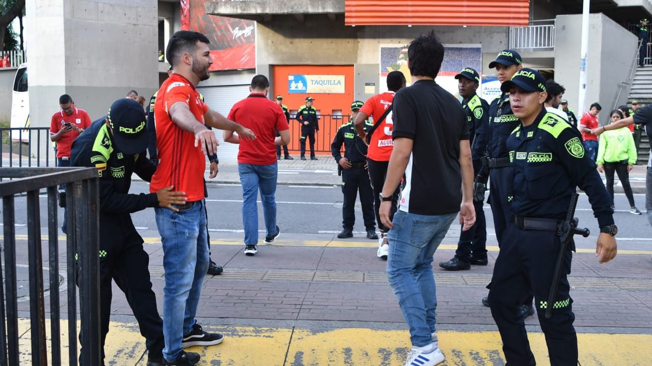 La Policía es la encargada de conservar la seguridad y el orden público en los estadios. Foto: Secretaría de Seguridad de Cali.
