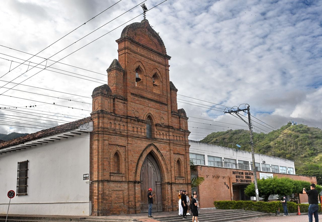 Consagrada a la Virgen del Rosario de Chiquinquirá la capilla de La Ermita data del siglo XVII.