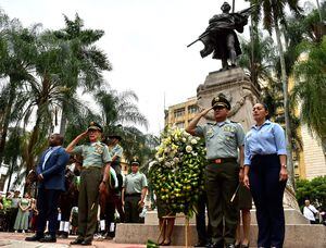 Misa y ofrenda florar en la Catedral y la Plaza de Caicedo por la celebración de los l . Fotos Raúl Palacios / El Pais / 5  de Noviembre del 2023 Cali.