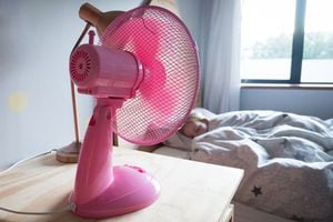 Dormir con el ventilador prendido puede traer algunos beneficios, pero todo dependerá de la persona.