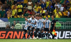 Argentina le dio otro golpe a Brasil.