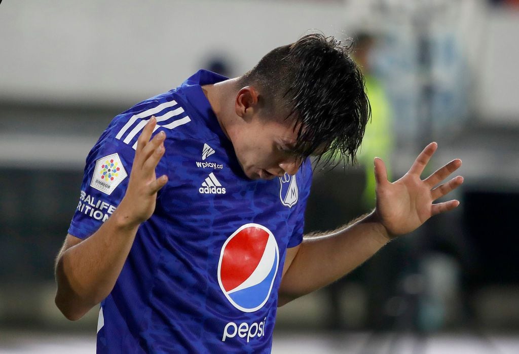 BOGOTA, COLOMBIA - FEBRUARY 16: Daniel Ruiz of Millonarios celebrates after scoring the first goal for his team during a match between Millonarios and Rionegro Aguilas as part of Liga BetPlay I-2022 at Estadio El Campin on February 16, 2022 in Bogota, Colombia. (Photo by VIEW press/Corbis via Getty Images)