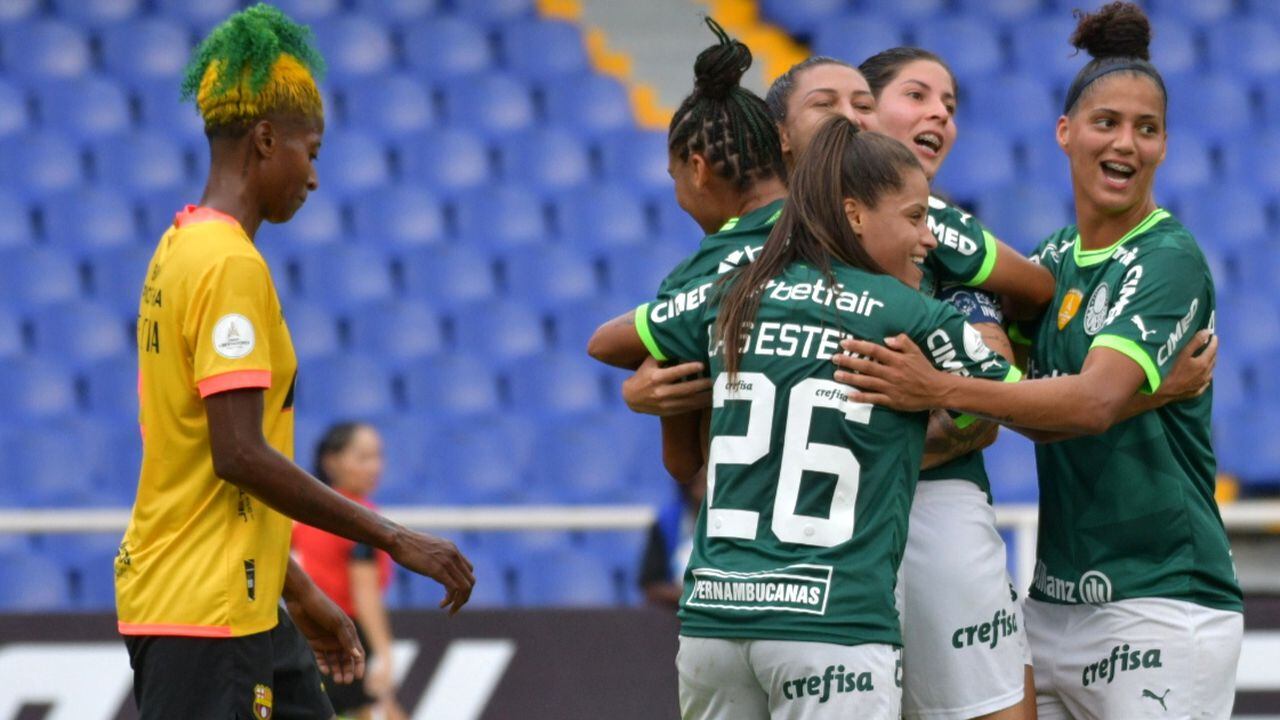 Copa Libertadores Femenina, partido inaugural en el Estadio Pascual Guerrero de Cali entre Palmeiras del Brasil vs Barcelona del Ecuador.