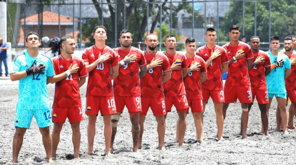 Imagen de la Selección Colombia de fútbol playa que participa en los Juegos Centroamericanos y del Caribe.