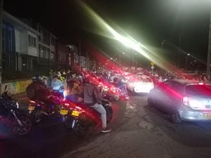 Celebración de Halloween por moteros en Bogotá colapsan las vías