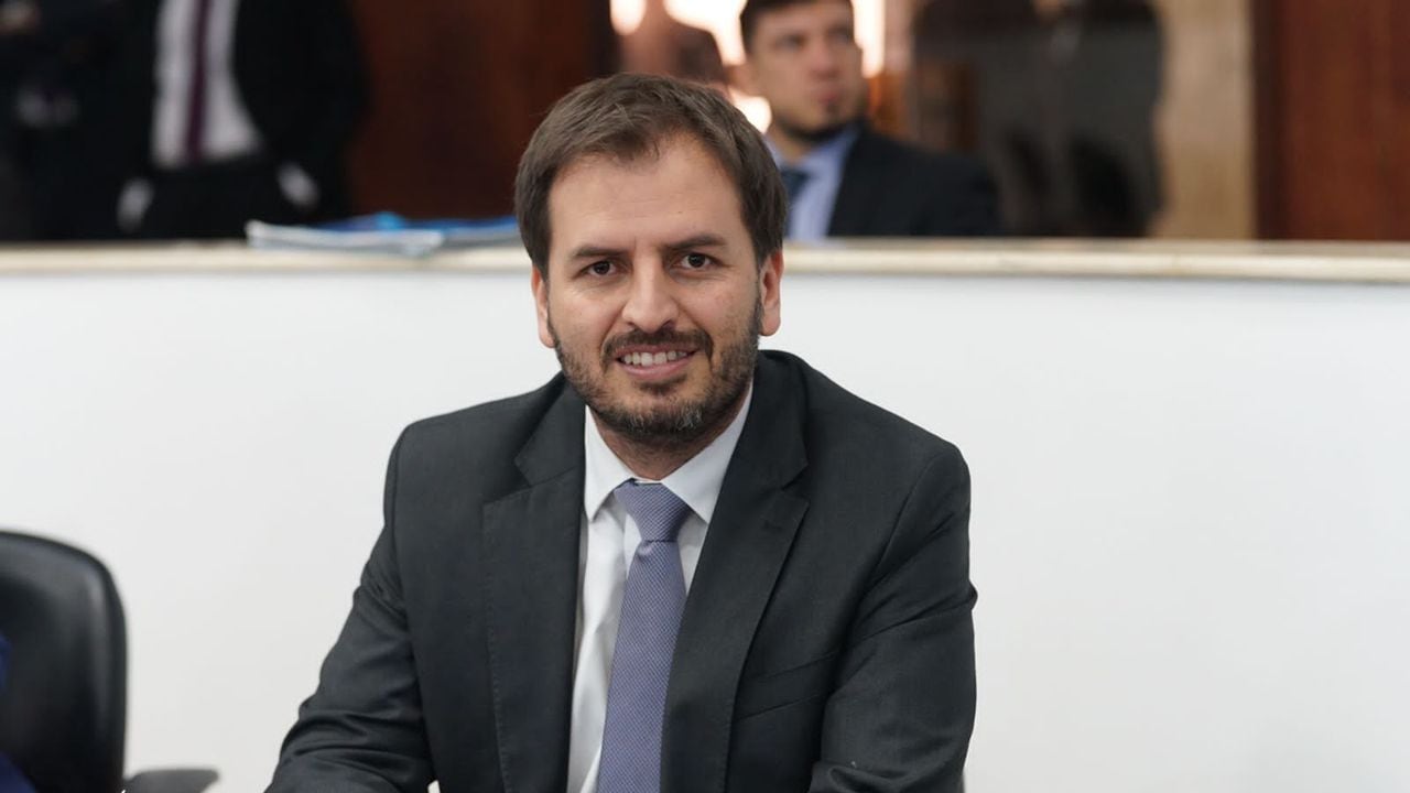 Andrés Forero, representante a la Cámara del Centro Democrático, ha criticado con vehemencia las declaraciones del director de la Adres.