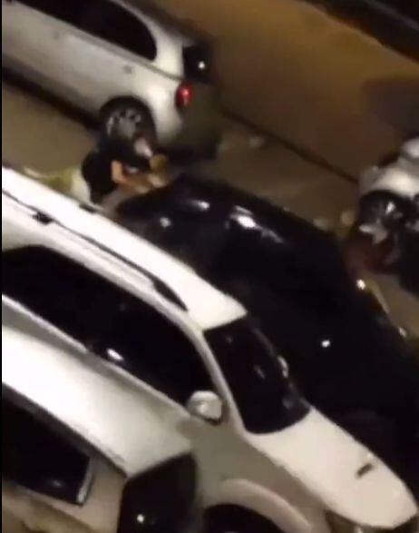 Delincuentes robaron un carro que estaba parqueado en zona residencial al sur de Cali.